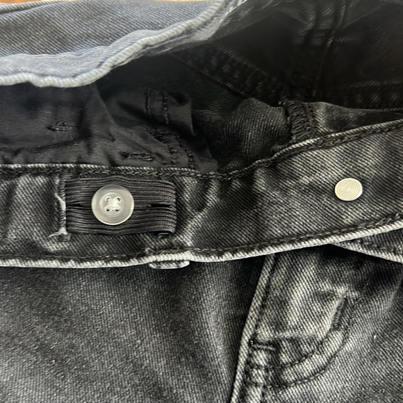 New, never worn, Old Navy High-Waisted Baggy Wide-Leg Jeans for Girls size 14. - Picture 4 of 15